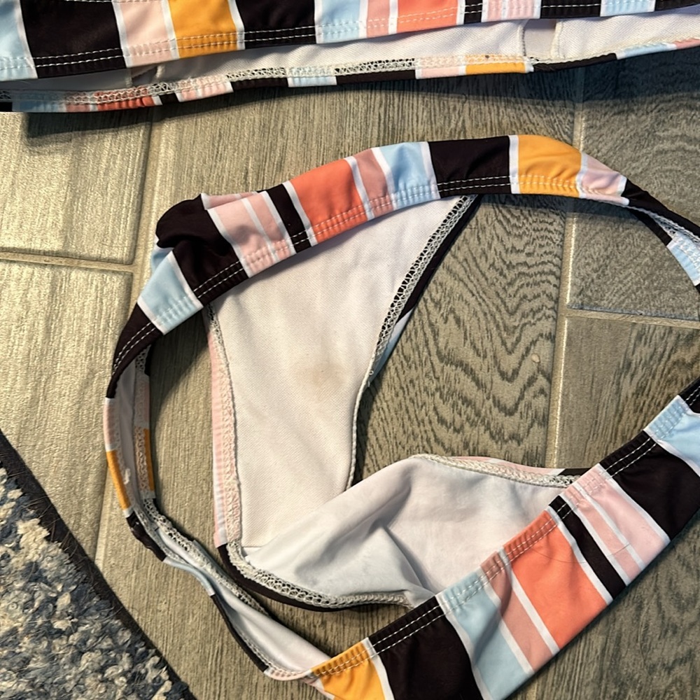 Bikini set bundle - Picture 4 of 6